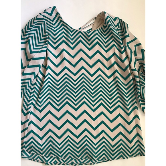 My Michelle Teal and Cream Chevron Print Top Large - Picture 9 of 9